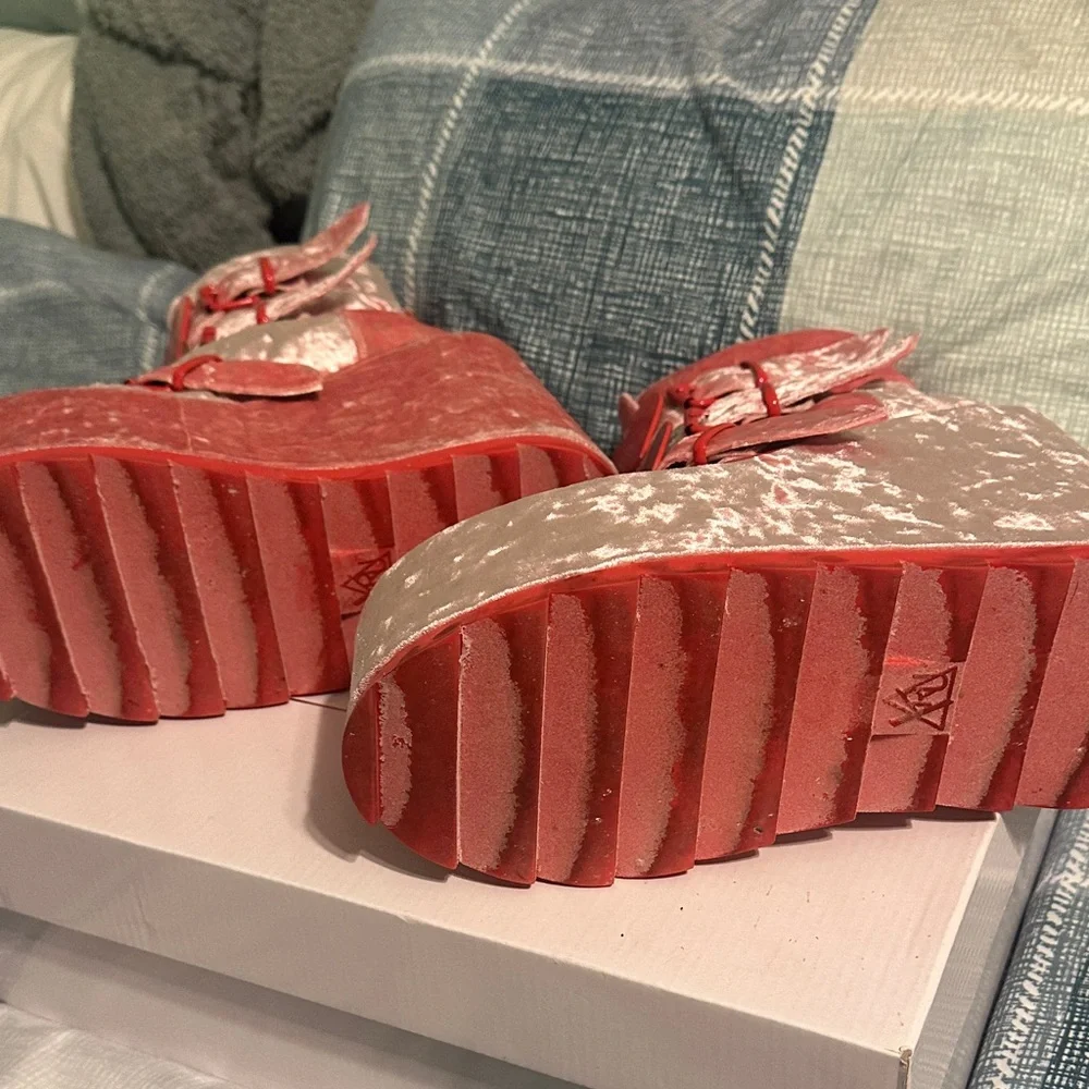 YRU Velvet Platform Boots in Pink with Red Heart Accents - Picture 3 of 7